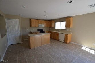 5006 Secret Rock St, Unit 0 in Las Vegas, NV - Building Photo - Building Photo