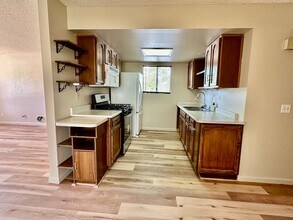 1747 Kings Dr in Paso Robles, CA - Building Photo - Building Photo
