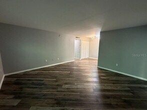 5800 Hollywood Blvd in Sarasota, FL - Foto de edificio - Building Photo