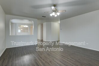 8911 Valhalla in Selma, TX - Building Photo - Building Photo