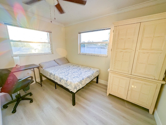 2370 Leon Ave in Sarasota, FL - Building Photo - Building Photo