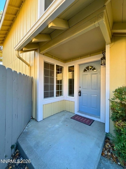 2624 Alpine Creek Rd in Reno, NV - Foto de edificio - Building Photo