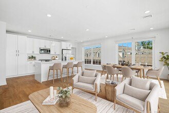1040 Boston Post Rd in Darien, CT - Building Photo - Building Photo