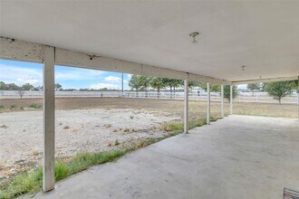 9678 Interstate 10 Frontage Rd, Unit 2 in Sealy, TX - Building Photo - Building Photo
