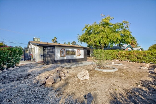 1513 Bryn Mawr Ave in Las Vegas, NV - Building Photo - Building Photo