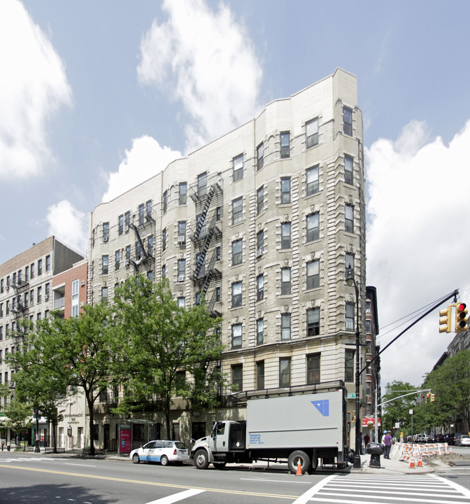 1672 Amsterdam Ave in New York, NY - Building Photo