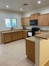 7576 W Millerton Way in Florence, AZ - Foto de edificio - Building Photo
