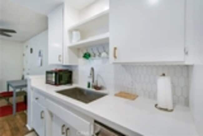 801 E 1st St in Long Beach, CA - Building Photo - Building Photo