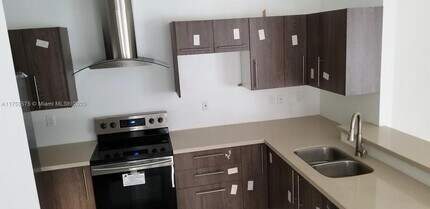 325 NW 52nd St in Miami, FL - Building Photo - Building Photo
