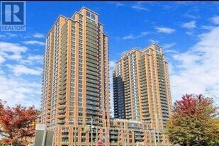 3270 Sheppard Ave E in Toronto, ON - Building Photo