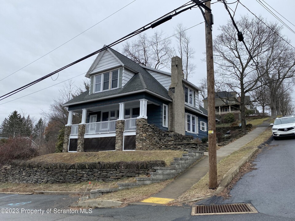 201 Stone Ave in Clarks Summit, PA - Building Photo