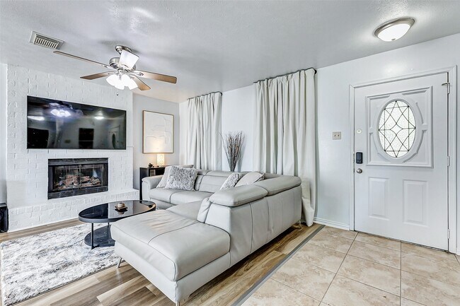 92 N Deerfoot Cir in Spring, TX - Building Photo - Building Photo