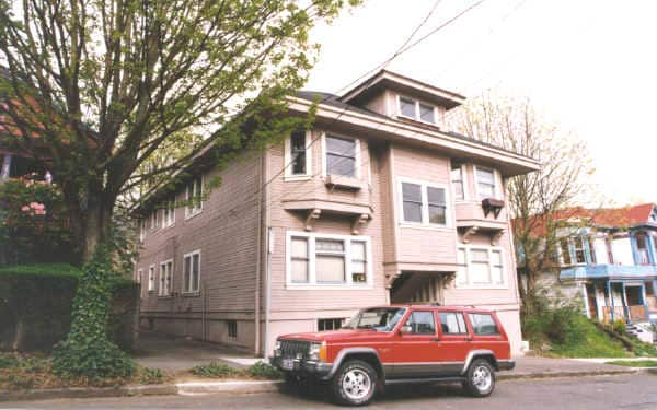 2717 SW 2nd Ave in Portland, OR - Foto de edificio - Building Photo