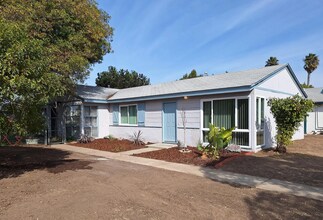 4942 Clairemont Dr in San Diego, CA - Building Photo - Building Photo