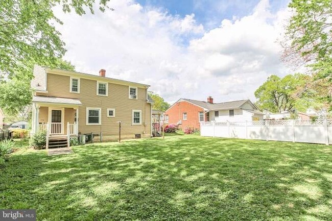 1228 Seacobeck St in Fredericksburg, VA - Foto de edificio - Building Photo