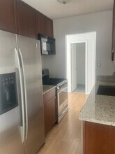 501 Slaters Ln, Unit 310 in Alexandria, VA - Building Photo - Building Photo
