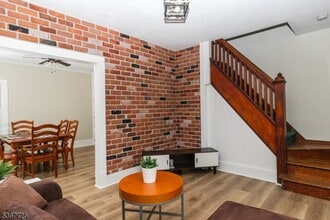 15 Blakely Ave in Dover, NJ - Foto de edificio - Building Photo