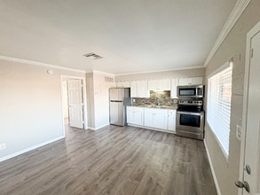 1110 E Highland Ave in Phoenix, AZ - Foto de edificio - Building Photo