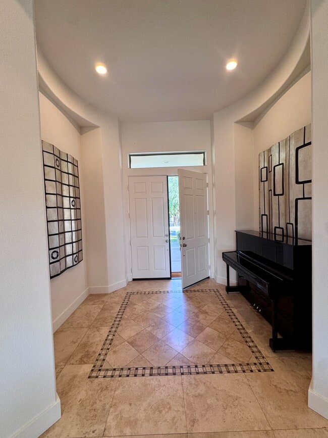 102 Cll Los Hibiscos in Rancho Mirage, CA - Building Photo - Building Photo