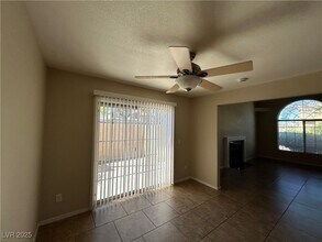 9696 Gunsmith Dr in Las Vegas, NV - Building Photo - Building Photo