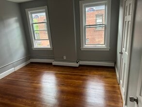 275 Garden St, Unit 4 bd - 1 ba 3rd floor in Hartford, CT - Building Photo - Building Photo