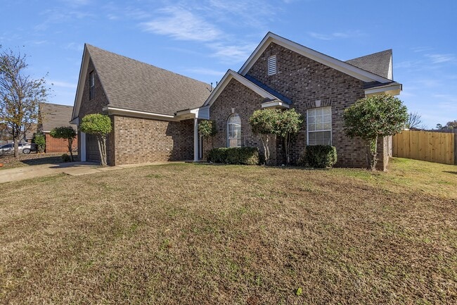 8334 Manhatten Dr in Southaven, MS - Building Photo - Building Photo