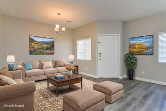 1521 Knudson Ct in Henderson, NV - Foto de edificio - Building Photo