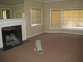 2586 Prince Albert Dr in Riverside, CA - Building Photo - Building Photo