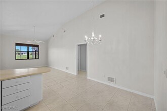 18031 Greenwood Dr in Naples, FL - Building Photo - Building Photo