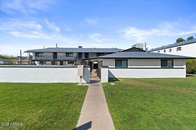 502 E Mariposa St, Unit 101 in Phoenix, AZ - Foto de edificio - Building Photo