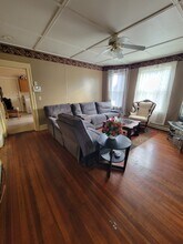 32 Rowe Ave, Unit Private Room 2 in Hartford, CT - Foto de edificio - Building Photo