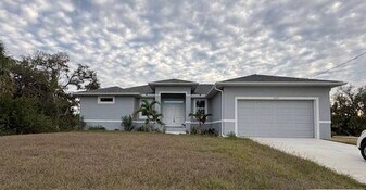18287 Ackerman Ave in Port Charlotte, FL - Building Photo