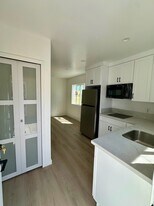 527 King St, Unit 2 in Monrovia, CA - Building Photo