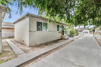 3825 W 108th St in Inglewood, CA - Building Photo - Building Photo