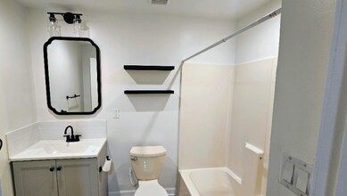 222 Walnut St NW, Unit B in Atlanta, GA - Building Photo - Building Photo