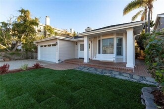 1340 1st St in Manhattan Beach, CA - Foto de edificio - Building Photo