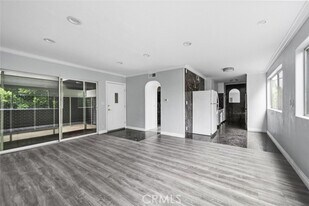 6160 Whitsett Ave in Los Angeles, CA - Building Photo