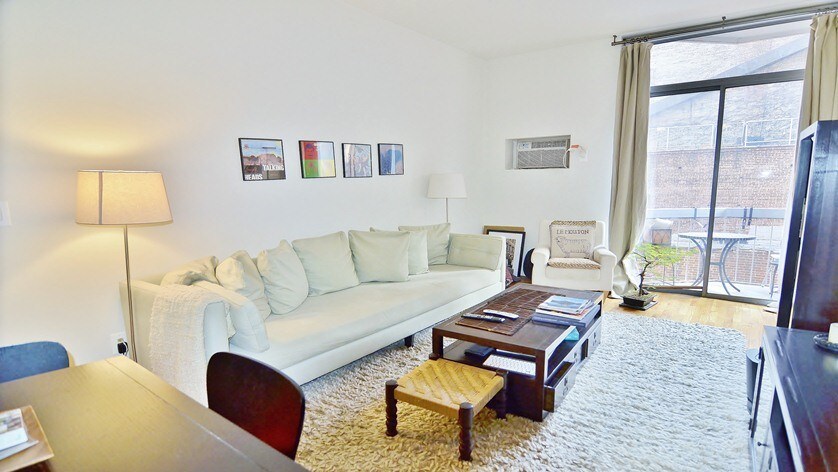 184 Thompson St-Unit -2A in New York, NY - Building Photo