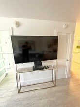 1881 Washington Ave, Unit 2F in Miami Beach, FL - Building Photo - Building Photo