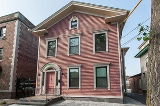 1371 Chapel St in New Haven, CT - Building Photo - Building Photo