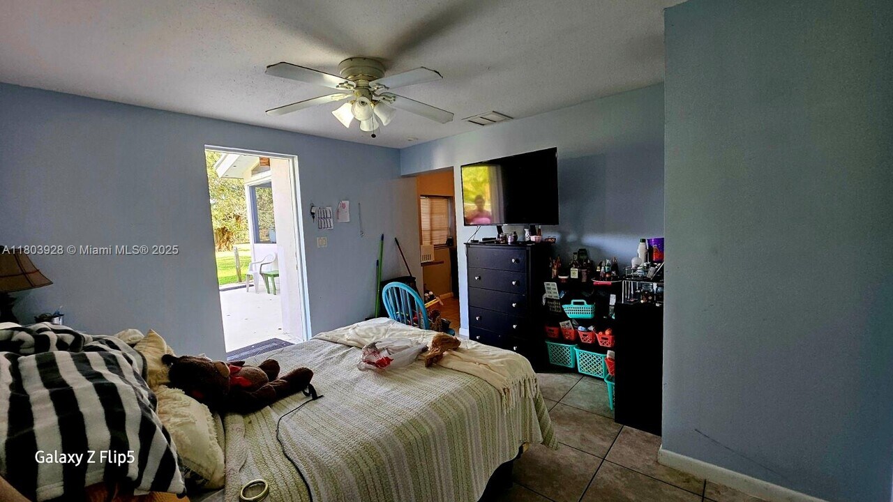 1128 Park Ln in Haverhill, FL - Foto de edificio