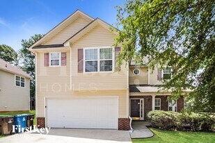 5435 Yellow Pine Dr in Mcdonough, GA - Building Photo