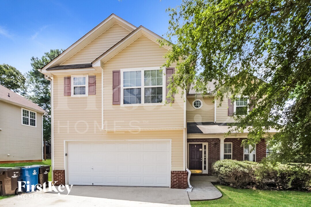 5435 Yellow Pine Dr in Mcdonough, GA - Foto de edificio