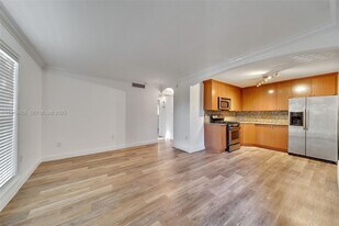 3245 Virginia St in Miami, FL - Building Photo