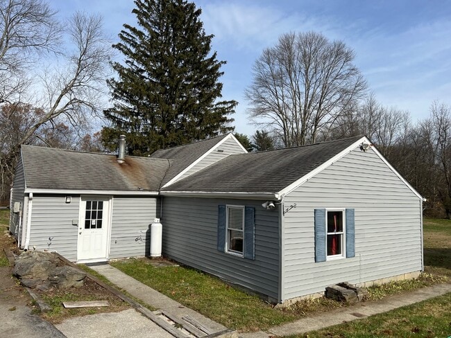 19 Bennett Rd in Poughkeepsie, NY - Building Photo - Building Photo