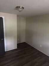 235 Du Bourg Ln in Florissant, MO - Building Photo - Building Photo