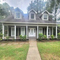 2670 Hamilton Creek Dr W in Mobile, AL - Building Photo