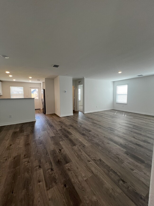 4037 Lily Glade Ln in Seguin, TX - Building Photo - Building Photo