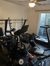 5587 Makati Cir in San Jose, CA - Foto de edificio - Building Photo