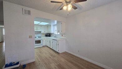 5069 Eldora Ave in Las Vegas, NV - Foto de edificio - Building Photo